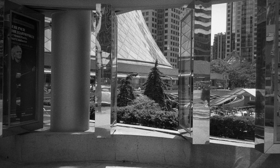 Olympus XA street005