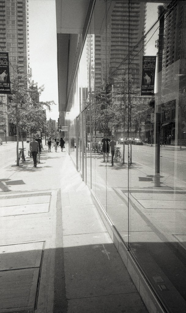 Olympus XA street007